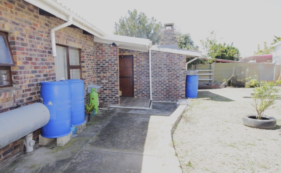 3 Bedroom Property for Sale in Wavecrest Eastern Cape